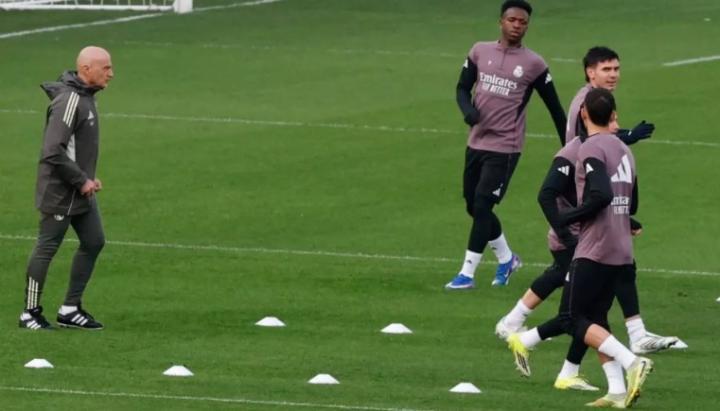  皇马体能调整后，肌肉伤病仍频发；平图斯回归未能扭转局面。 体育新闻 皇马体能调整后，肌肉伤病仍频发；平图斯回归未能扭转局面。 体育新闻 皇马体能调整后，肌肉伤病仍频发；平图斯回归未能扭转局面。 体育新闻