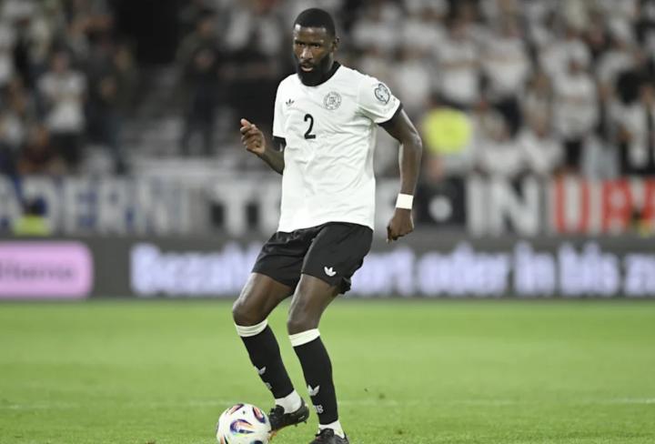  德国后卫吕迪格直面批评声音；呼吁球队重振精神属性，打造难缠整体。 体育新闻 德国后卫吕迪格直面批评声音；呼吁球队重振精神属性，打造难缠整体。 体育新闻