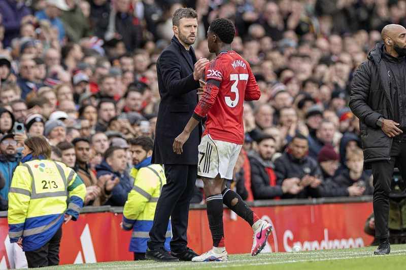  英超争冠迷局：狂热数据背后的沉没成本与理性回归 体育新闻