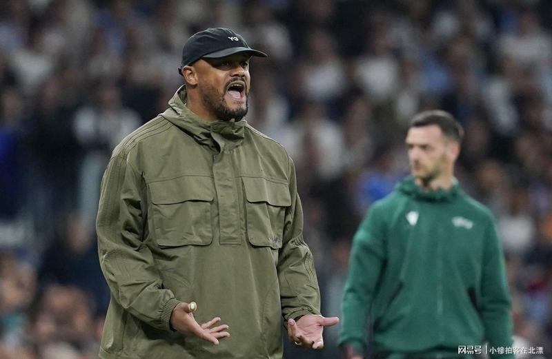  战术解构：拜仁慕尼黑如何攻破伯纳乌防线？——欧冠淘汰赛的深度复盘与博弈演变 体育新闻