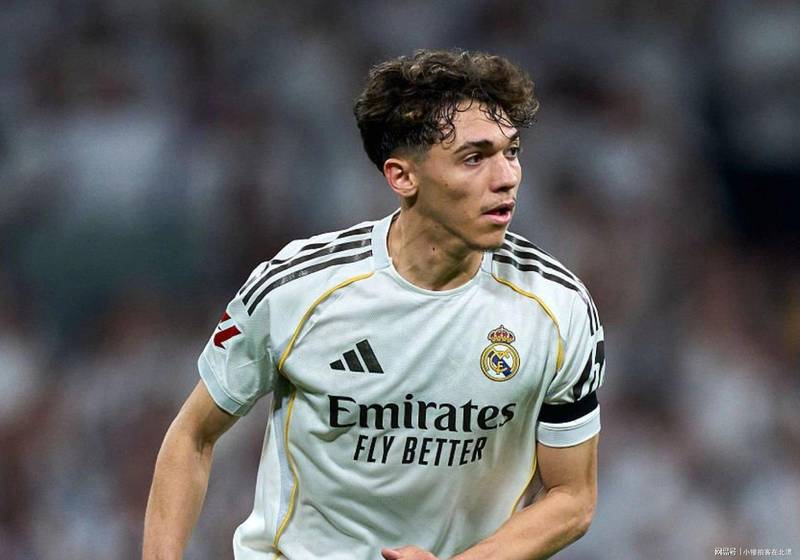  战术解构：拜仁慕尼黑如何攻破伯纳乌防线？——欧冠淘汰赛的深度复盘与博弈演变 体育新闻