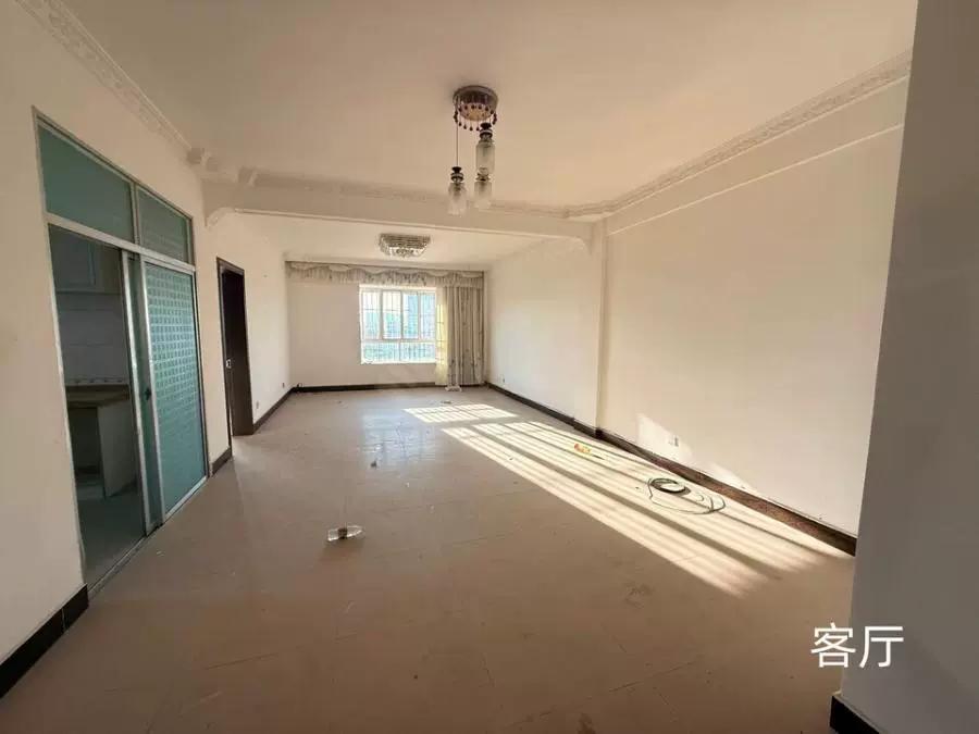  法拍房市场深度解析：北海125㎡大三房21.6万成交背后的价值逻辑 房产家居