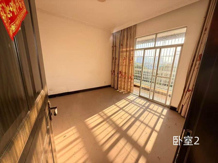  法拍房市场深度解析：北海125㎡大三房21.6万成交背后的价值逻辑 房产家居