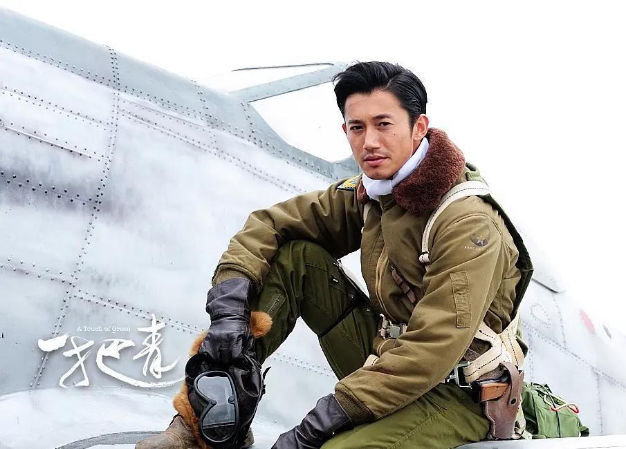  从电箱焊接工到「橡皮人」：吴慷仁的非常规表演方法论 影视小说