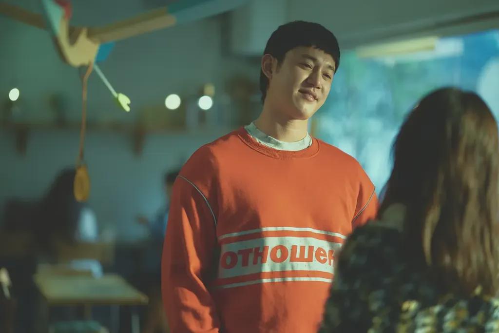  从电箱焊接工到「橡皮人」：吴慷仁的非常规表演方法论 影视小说