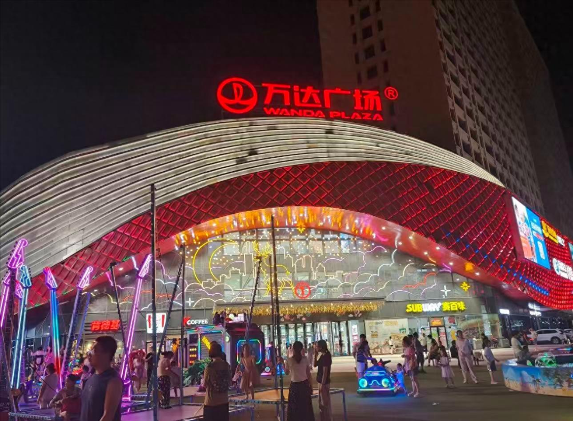  《合同陷阱与证据留存：任丘万达封店事件的法律复盘分析》 新闻