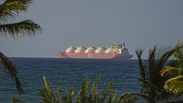  【深度复盘】65亿盈利背后：民航业从至暗时刻到价值回归的技术演进与市场博弈 新闻